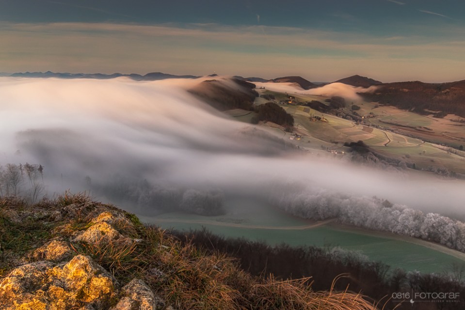 Gisliflue im Aargau mit Nebelwelle. Aufnahme mit Fuji X-T1, 10-24mm
