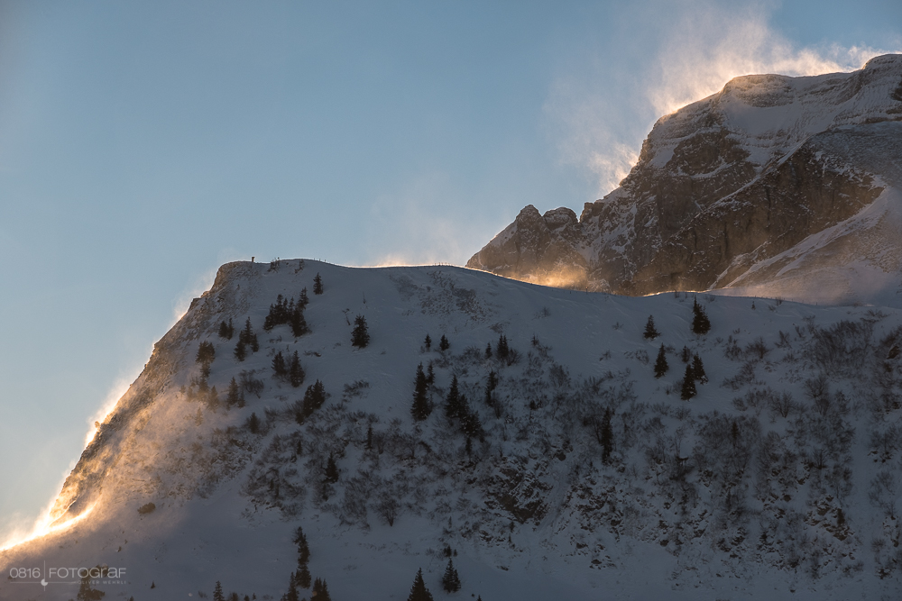 Niederbauen, Zentralschweiz, Winter, Winterlandschaft, Landschaftsfotografie, Sonnenaufgang, Sunrise, Nebelmeer, Fujifilm, Fuji X-Pro2, Alpen, Bergsicht, Mythen, Pilatus, Rigi, Wintermorgen, Landschaftsfotograf, Landscape, Swiss Landscape, Schweiz, Nidwalden, Vierwaldstättersee, Nebel