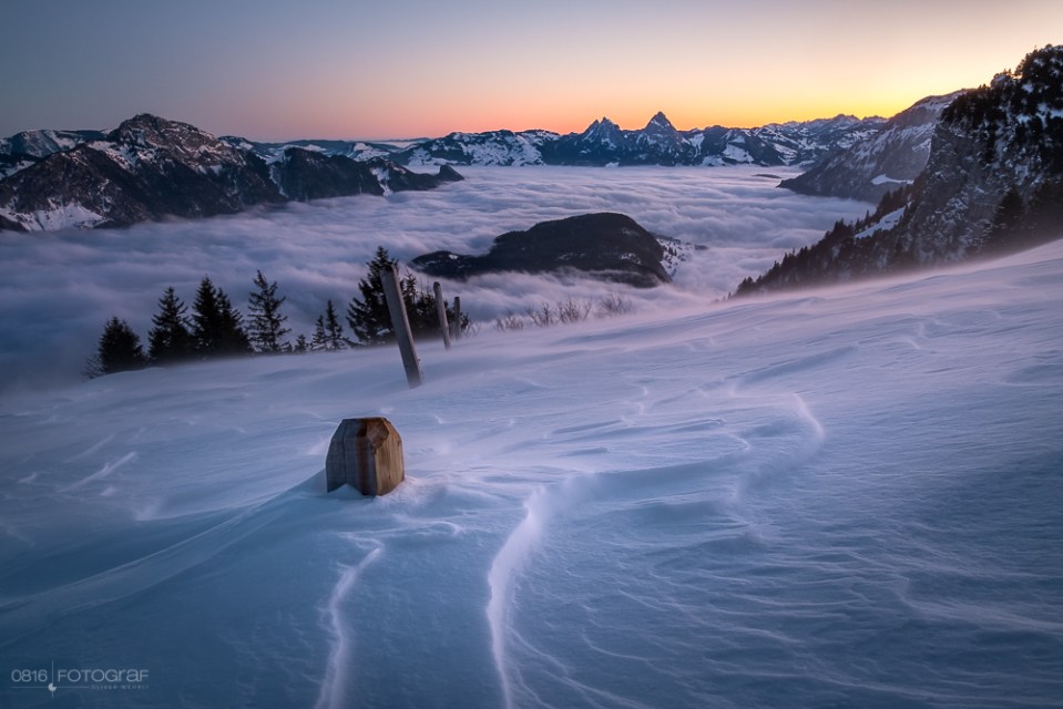Niederbauen, Zentralschweiz, Winter, Winterlandschaft, Landschaftsfotografie, Sonnenaufgang, Sunrise, Nebelmeer, Fujifilm, Fuji X-Pro2, Alpen, Bergsicht, Mythen, Pilatus, Wintermorgen, Landschaftsfotograf, Landscape, Swiss Landscape, Schweiz, Nidwalden, Vierwaldstättersee, Nebel