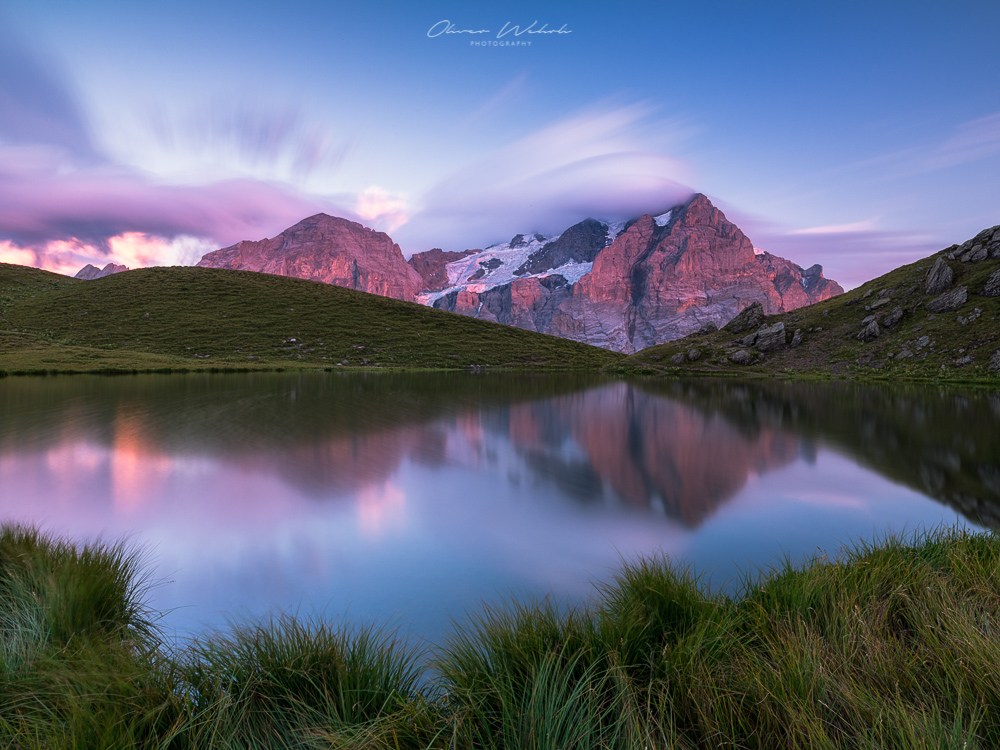 gfx landscape photography, alpenglühen, sonnenuntergang, bergsee, berner oberland, wetterhorn, spiegelung, hornseeli, hornsee, grindelwald, bergsee grindelwald, bergsee schweiz, fujifilm gfx, gfx 50s, landschaftsfotografie bergsee, mountain lake switzerland, swiss mountain lake, sunrise, landschaftsfoto bergsee, berge, bergfotografie, wetterhorn foto, wetterhorn spiegelung